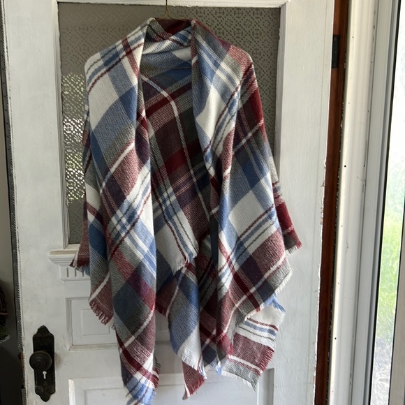 Accessories - Ln Womens blanket scarf/shawl